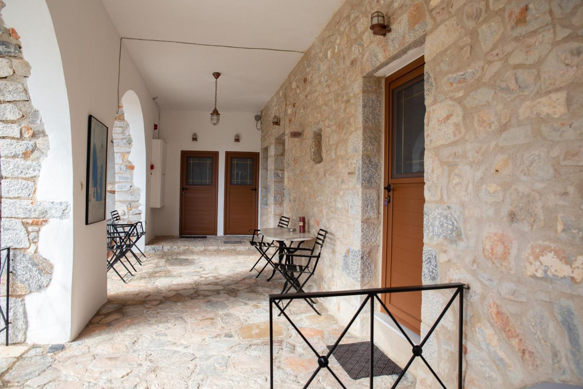 Traditional House Alepis In Areopolis エクステリア 写真